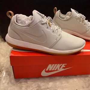 Men's Nike Roshe Two Leather PRM Size 11.5